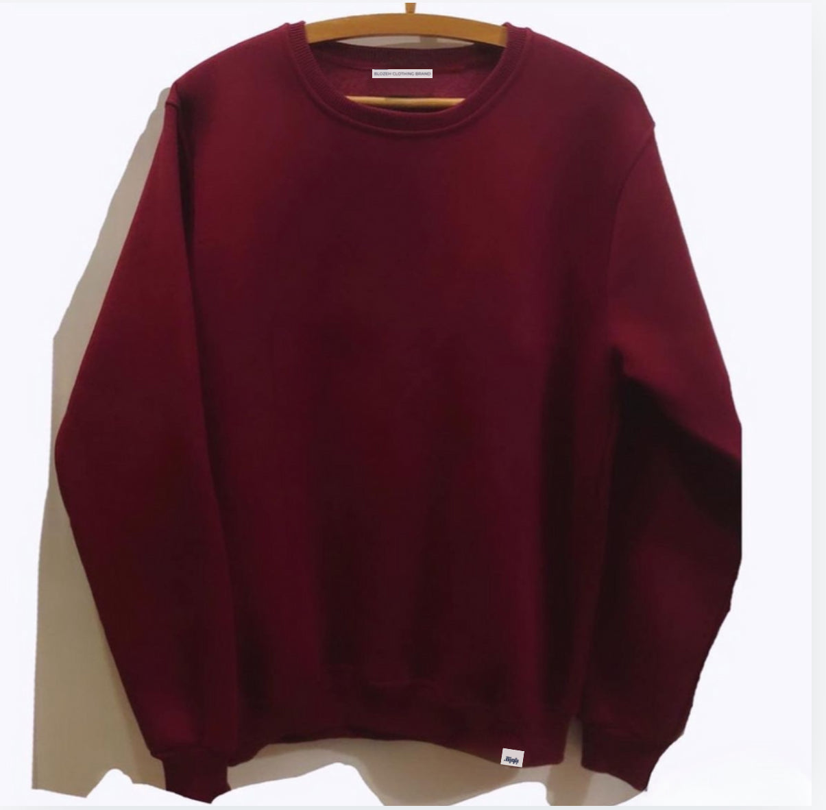 Woman Crewneck with side cut (available in 3 colors)